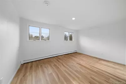 653 Meadow Road, Smithtown, NY 11787 - Photo 24