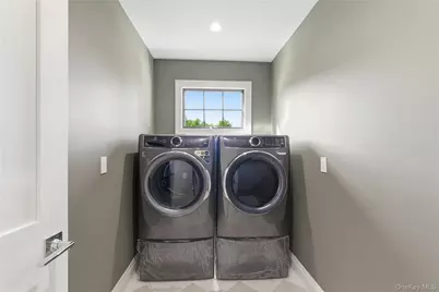 16 Otsego Place, Jericho, NY 11753 - Photo 12