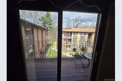 10 Oakwood Terrace #26, New Windsor, NY 12553 - Photo 6