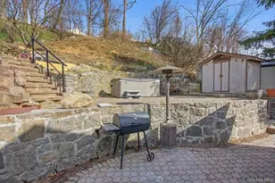 29 Montrose Rd, Yonkers, NY 10710 - Photo 18