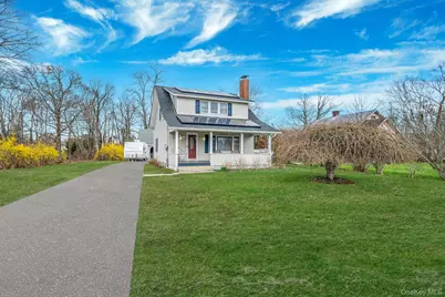 1450 Wickham Avenue, Mattituck, NY 11952 - Photo 2
