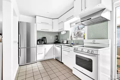 7 Winthrop Lane, Scarsdale, NY 10583 - Photo 12