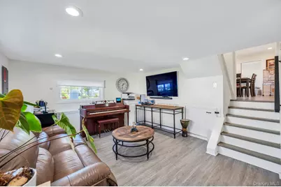 33 Wiltshire Drive, Commack, NY 11725 - Photo 8