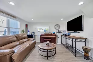 33 Wiltshire Dr, Commack, NY 11725 - Photo 10