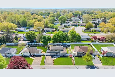 33 Wiltshire Drive, Commack, NY 11725 - Photo 22