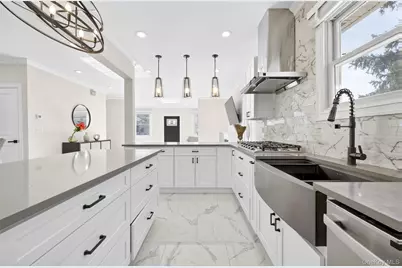 19 6th Street, New Hyde Park, NY 11040 - Photo 10