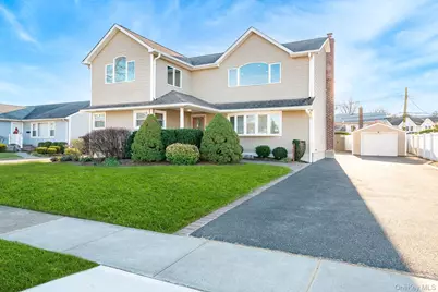 15 Chadwick Road, Syosset, NY 11791 - Photo 2