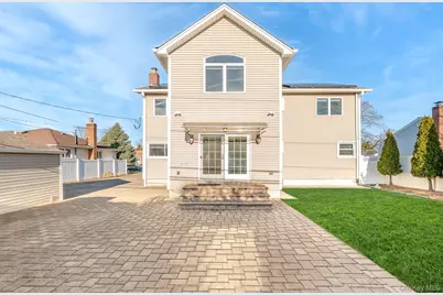 15 Chadwick Road, Syosset, NY 11791 - Photo 34