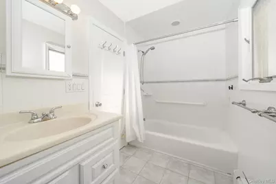 15 Chadwick Road, Syosset, NY 11791 - Photo 14