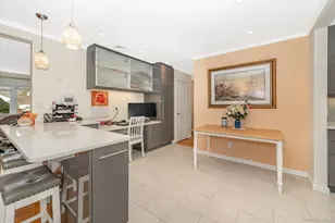 15 Chadwick Rd, Syosset, NY 11791 - Photo 20
