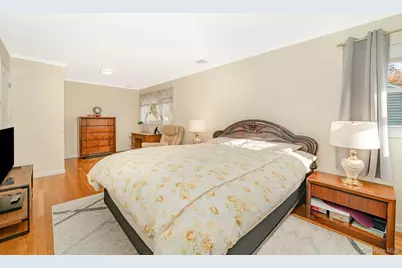 15 Chadwick Road, Syosset, NY 11791 - Photo 26