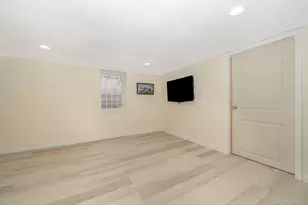 15 Chadwick Rd, Syosset, NY 11791 - Photo 32