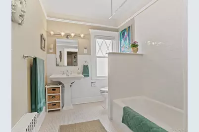 36 Howard Avenue, White Plains, NY 10606 - Photo 22