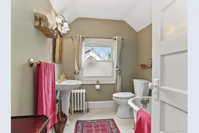 36 Howard Avenue, White Plains, NY 10606 - Photo 24