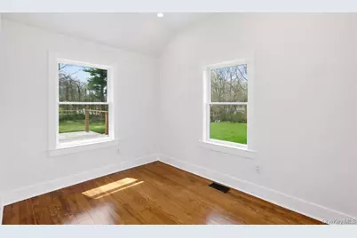 80 Swezey Street, Patchogue, NY 11772 - Photo 20