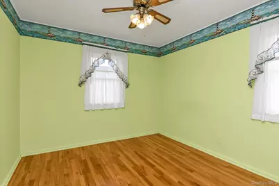 226 Lee Avenue, Hicksville, NY 11801 - Photo 10