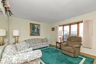 226 Lee Ave, Hicksville, NY 11801 - Photo 2