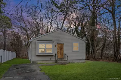 85 Norfleet Lane, Coram, NY 11727 - Photo 2