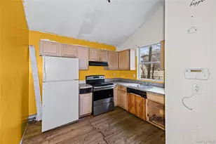 85 Norfleet Ln, Coram, NY 11727 - Photo 10