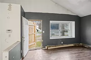 85 Norfleet Ln, Coram, NY 11727 - Photo 6