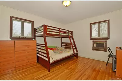 327 Town Line Road, East Northport, NY 11731 - Photo 30