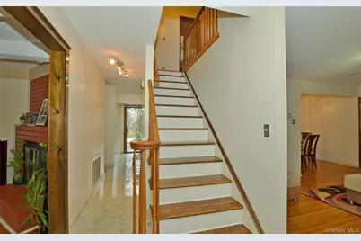 327 Town Line Road, East Northport, NY 11731 - Photo 4