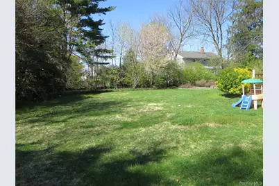 327 Town Line Road, East Northport, NY 11731 - Photo 34