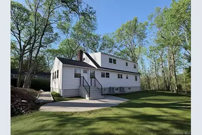 16 Sunset Drive, Huntington, NY 11743 - Photo 2