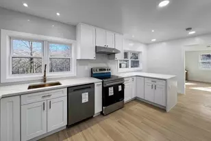 16 Sunset Dr, Huntington, NY 11743 - Photo 4