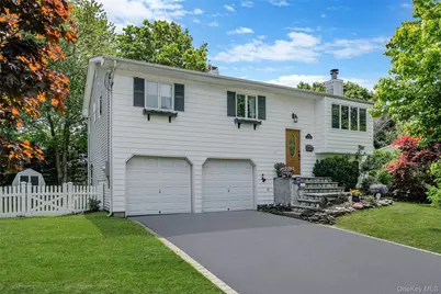 103 Stephen Road, Bayport, NY 11705 - Photo 2