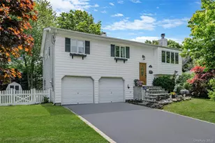 103 Stephen Rd, Bayport, NY 11705 - Photo 2