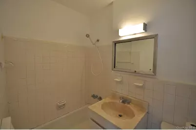 240 Garth Road #6B2, Scarsdale, NY 10583 - Photo 8