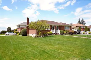 3918 Berger Ave, Bethpage, NY 11714 - Photo 2