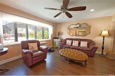 39-18 Berger Avenue, Bethpage, NY 11714 - Photo 4