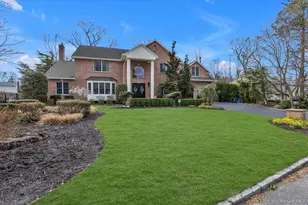 36 Fox Ln, Dix Hills, NY 11746 - Photo 2