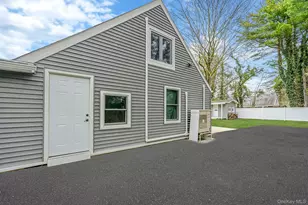 157 Serpentine Ln, Islandia, NY 11749 - Photo 34