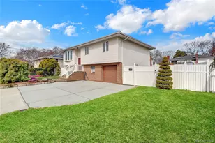 320 Idaho St, Lindenhurst, NY 11757 - Photo 4