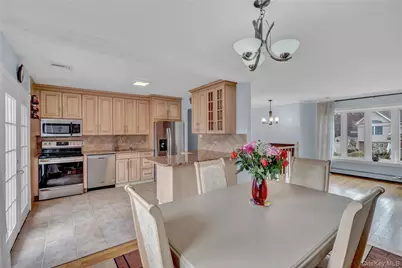 320 Idaho Street, Lindenhurst, NY 11757 - Photo 14