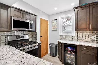 587 Dubois Avenue, Valley Stream, NY 11581 - Photo 8