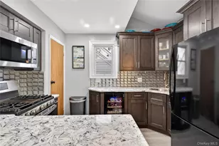 587 Dubois Ave, Valley Stream, NY 11581 - Photo 8