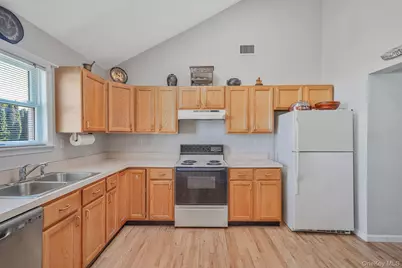 84 Crystal Drive, Aquebogue, NY 11931 - Photo 18