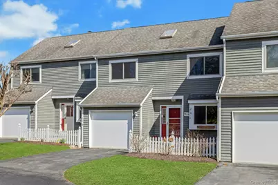 11 Cushing Green S, Pawling, NY 12564 - Photo 2