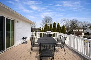 1827 Gerald Ave, East Meadow, NY 11554 - Photo 8