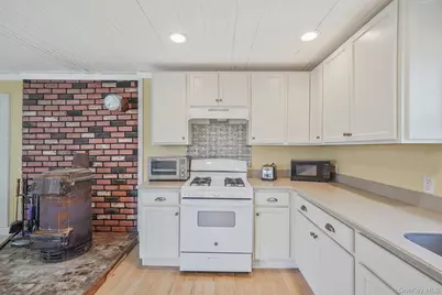 5528 Sound Avenue, Riverhead, NY 11901 - Photo 24