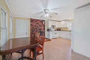 5528 Sound Ave, Riverhead, NY 11901 - Photo 20