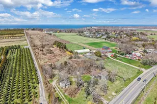 5528 Sound Ave, Riverhead, NY 11901 - Photo 12