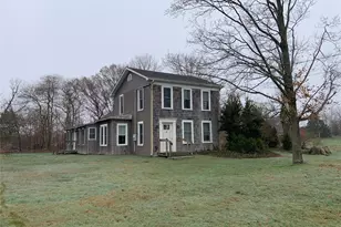 5528 Sound Ave, Riverhead, NY 11901 - Photo 2