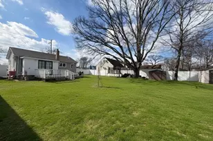 240 S Strong Ave, Lindenhurst, NY 11757 - Photo 10