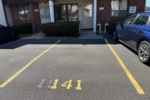 141 Cambridge Dr E, Copiague, NY 11726 - Photo 2