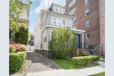 320 E 235th Street, Bronx, NY 10470 - Photo 2